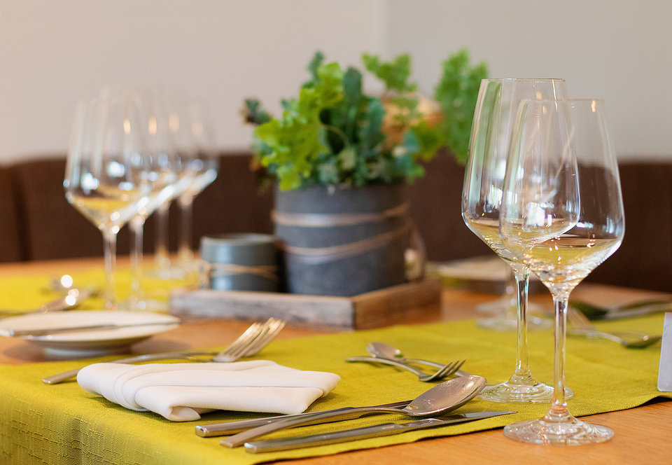 Gastronomie im Hotel Susato - Gedeckter Tisch mit Tischdekoration