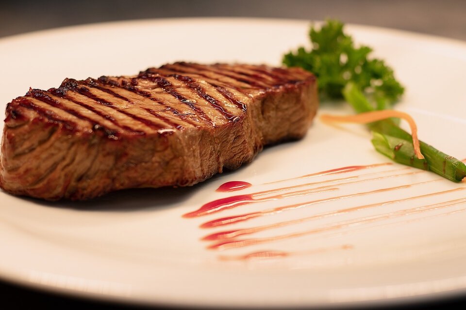 Gastronomie im Hotel Susato - Steak mit Petersilie