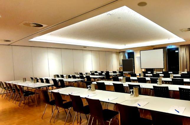 Meeting room in the Hotel Susato - Parliamentary structure